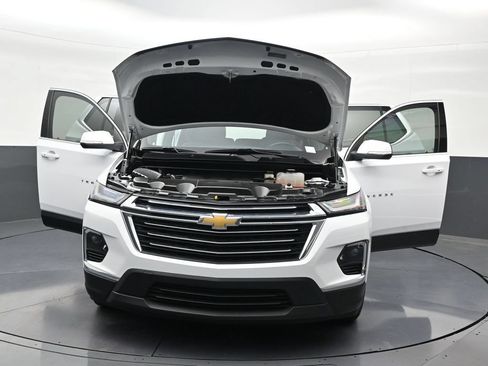 Used 2024 Chevrolet Traverse LT FWD image 38