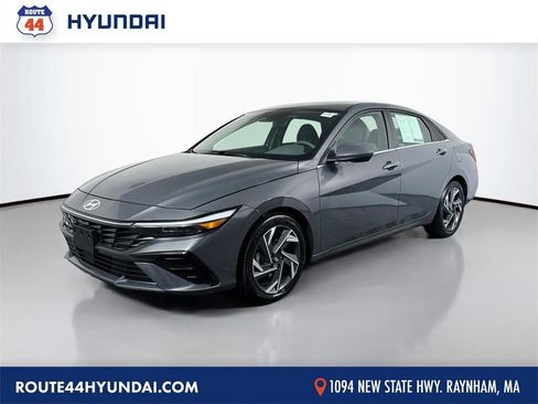 Used 2025 Hyundai Elantra SEL FWD image 1