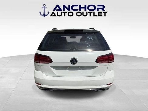 Used 2019 Volkswagen Golf S image 7