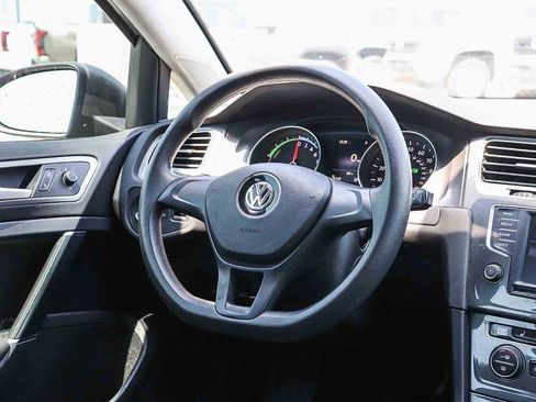 Used 2016 Volkswagen e-Golf SE w/ DC Fast Charging Package FWD image 14