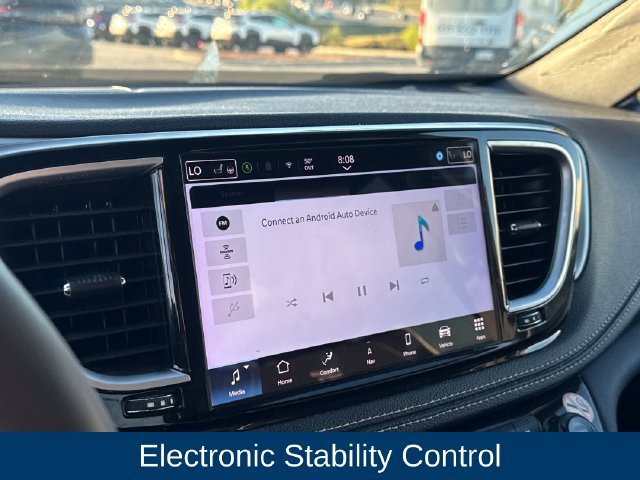 Used 2025 Chrysler Pacifica Limited FWD image 27