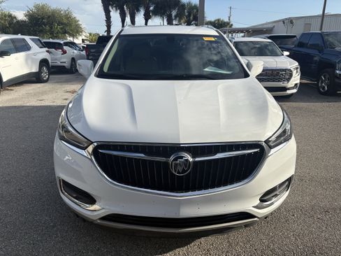 Used 2020 Buick Enclave Essence w/ Sound and Sites Package FWD image 2