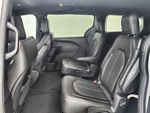 New 2027 Chrysler Pacifica LX FWD image 28