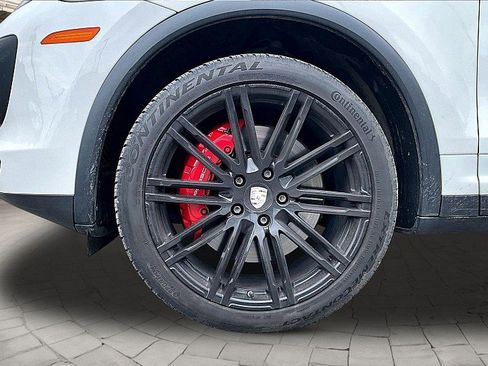 Used 2016 Porsche Cayenne AWD/4WD image 7