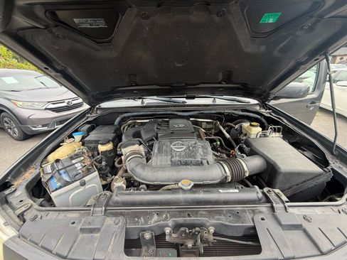 Used 2011 Nissan Frontier PRO-4X w/ Pro-4x Luxury Pkg AWD/4WD image 31