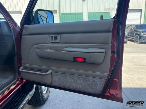 Used 1995 Toyota 4Runner SR5 image 90