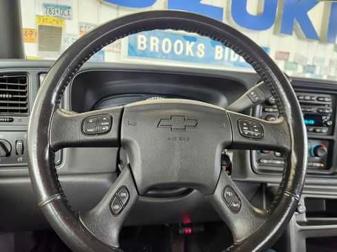 Used 2006 Chevrolet Silverado 3500 LT w/ Heavy-Duty Power Package AWD/4WD image 12