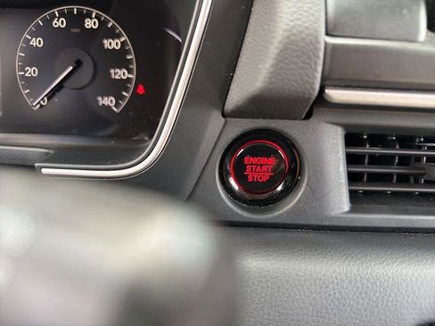 Used 2024 Honda Pilot Touring image 19