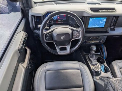 Used 2022 Ford Bronco Black Diamond image 8