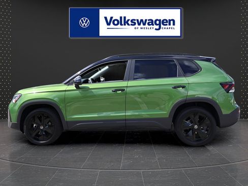 Used 2026 Volkswagen Taos SE FWD image 5