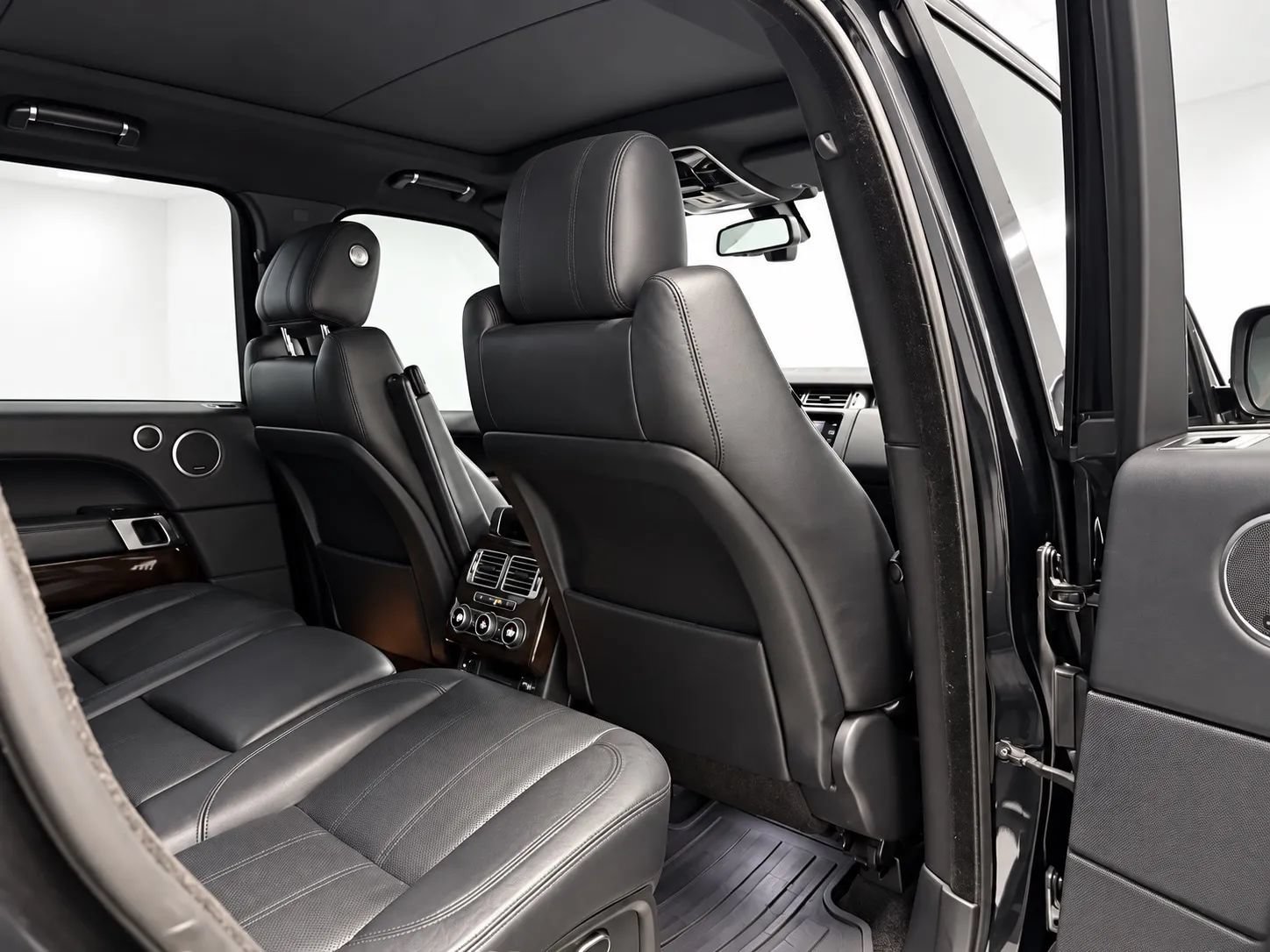 Used 2014 Land Rover Range Rover Supercharged AWD/4WD image 18