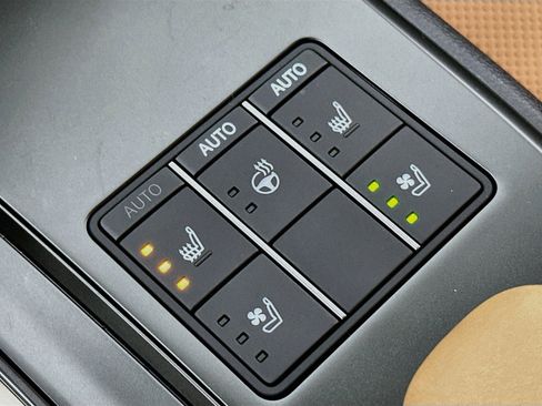 Used 2025 Lexus UX 300h FWD w/ Accessory Package (Z2) image 19