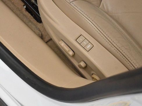 Used 2013 Buick LaCrosse Leather FWD image 13