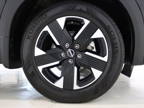 Used 2025 Nissan Kicks SV AWD/4WD image 60