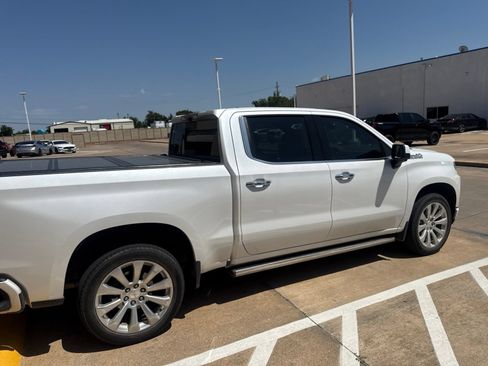 Used 2022 Chevrolet Silverado 1500 High Country w/ Technology Package AWD/4WD image 8