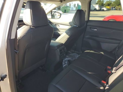 Used 2025 Nissan Murano SL AWD/4WD image 7