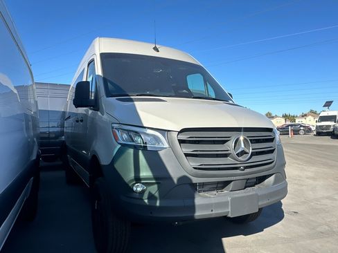 New 2026 Mercedes-Benz Sprinter 2500 image 2