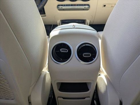 Used 2023 Mercedes-Benz GLB 250 image 18