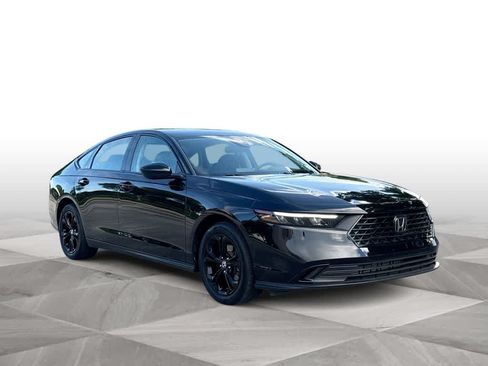 Used 2025 Honda Accord SE image 2