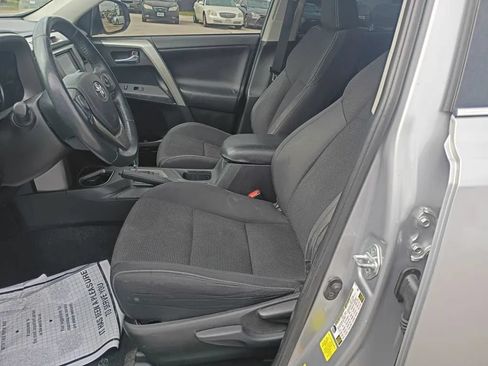 Used 2017 Toyota RAV4 XLE FWD image 9