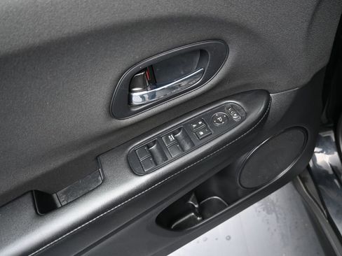 Used 2022 Honda HR-V LX image 15