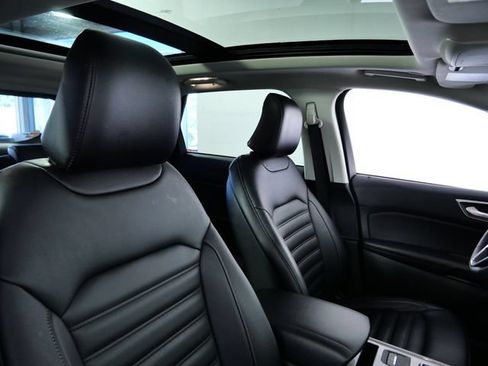 Certified 2024 Ford Edge SEL w/ Convenience Package AWD/4WD image 12