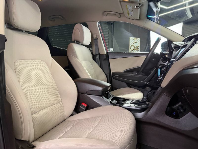 Used 2017 Hyundai Santa Fe Sport FWD image 17