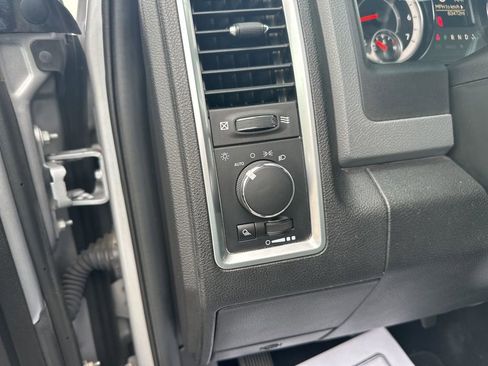 Used 2019 RAM 1500 Classic SLT image 15