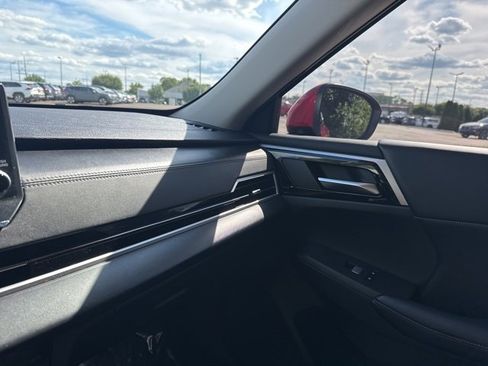 Used 2022 Mitsubishi Outlander SE image 21