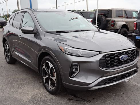 Used 2023 Ford Escape ST-Line Elite AWD/4WD image 9