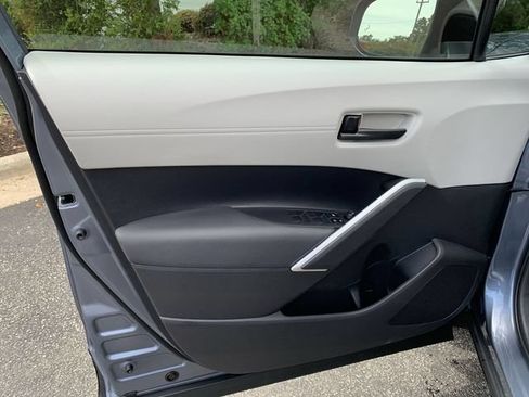 Used 2026 Toyota Corolla Cross LE FWD image 17