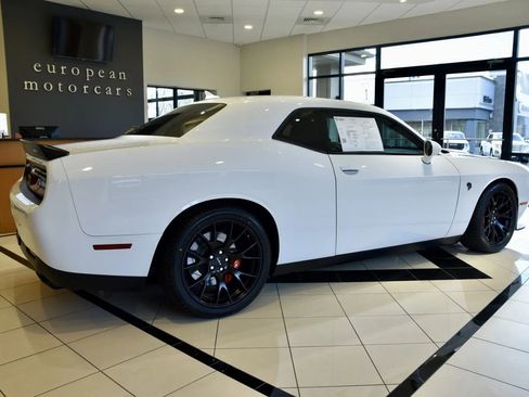 Used 2015 Dodge Challenger SRT Hellcat image 6