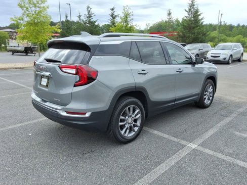 Certified 2024 GMC Terrain SLT w/ Infotainment Package II AWD/4WD image 5