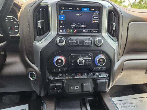 Used 2021 GMC Sierra 2500 SLT AWD/4WD image 32