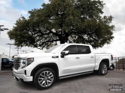 Used 2023 GMC Sierra 1500 Denali w/ Denali Reserve Package AWD/4WD image 1