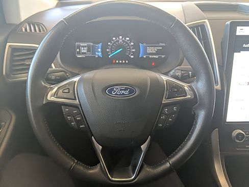 Used 2022 Ford Edge SEL image 16