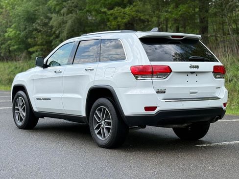 Used 2018 Jeep Grand Cherokee Limited AWD/4WD image 2