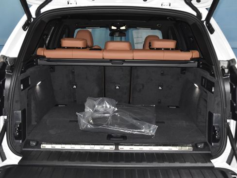 New 2026 BMW X5 xDrive50e w/ Executive Package image 29