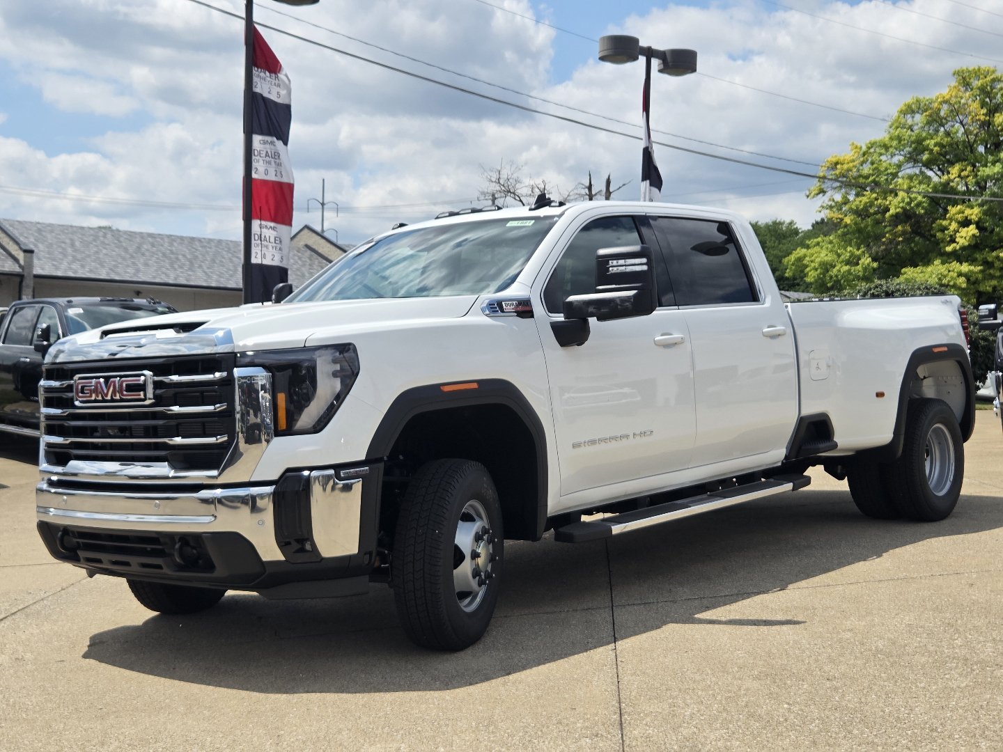 New 2026 GMC Sierra 3500 SLE w/ Preferred Package AWD/4WD image 14