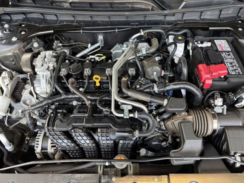 Used 2025 Nissan Altima 2.5 SV FWD image 32