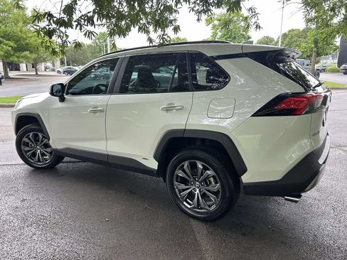 Used 2022 Toyota RAV4 Limited AWD/4WD image 4