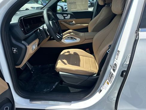 New 2026 Mercedes-Benz GLS 450 4MATIC image 9