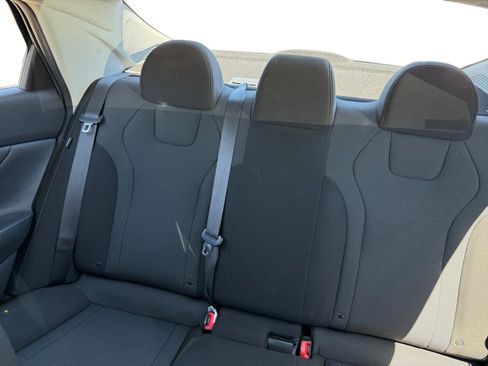 Used 2024 Hyundai Elantra SE image 16