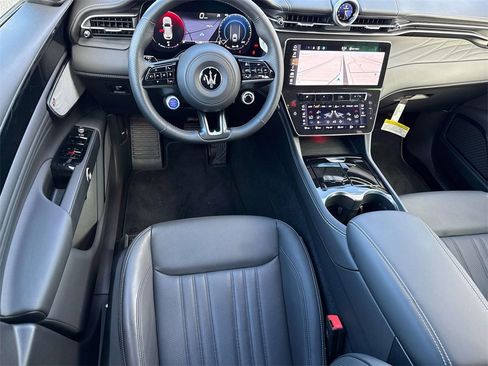 New 2025 Maserati Grecale Modena image 10