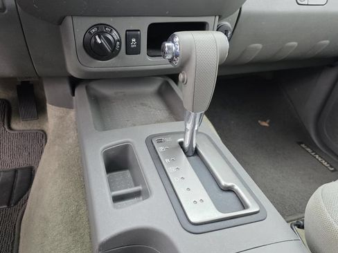 Used 2017 Nissan Frontier SV AWD/4WD image 14