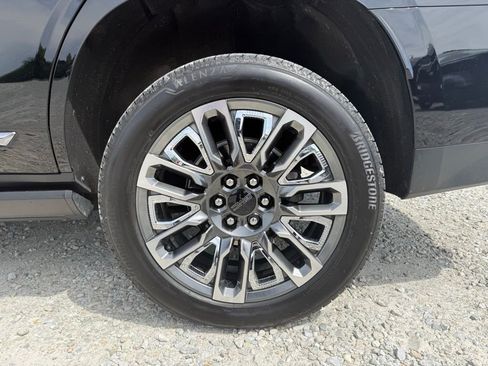 Used 2024 GMC Yukon Denali Ultimate AWD/4WD image 15