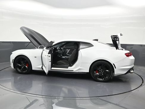 Used 2021 Chevrolet Camaro LT RWD image 35
