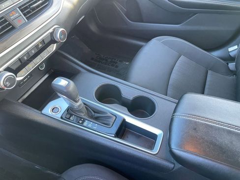 Used 2025 Nissan Altima 2.5 SV image 42