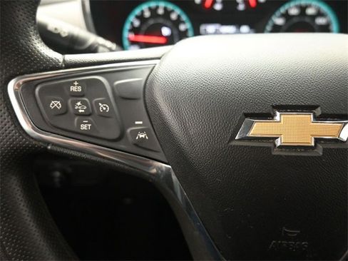 Used 2020 Chevrolet Equinox LS image 25