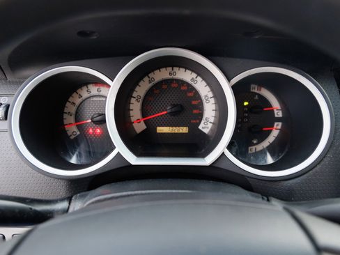 Used 2014 Toyota Tacoma 2WD Regular Cab image 18